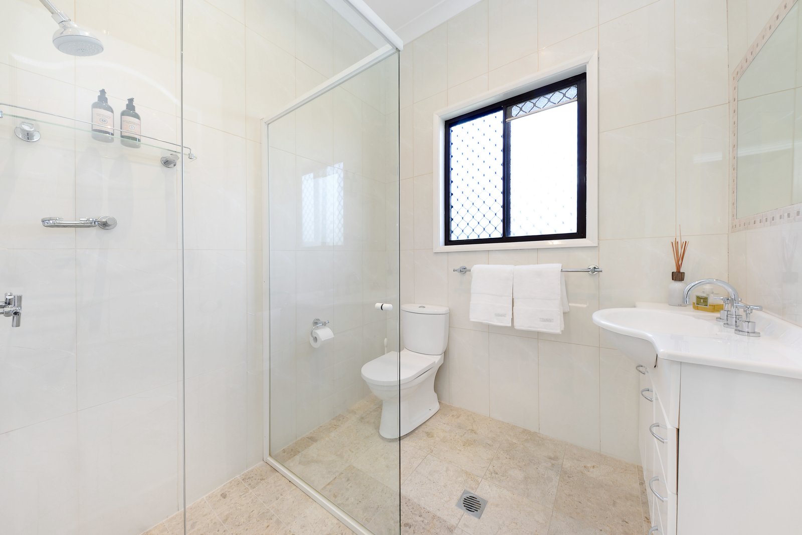 24 Bennett Place MAROUBRA 17