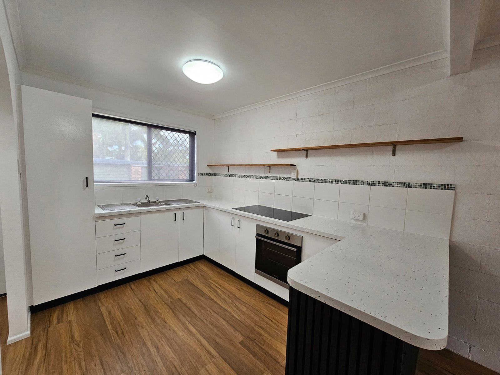 2/4 Bevington Street TANNUM SANDS 3