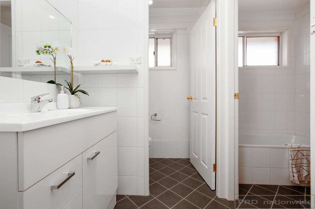 24 Blakewell Road THORNTON 15