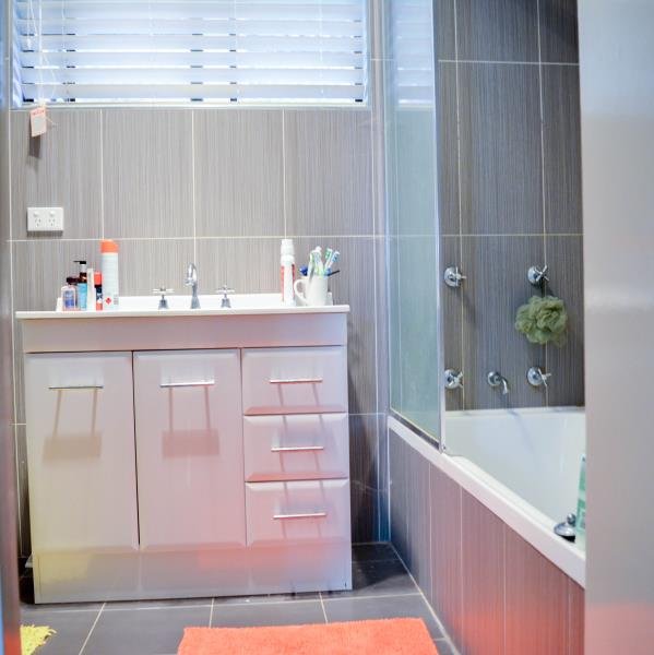 24 Bolger Avenue WAGGA WAGGA 4