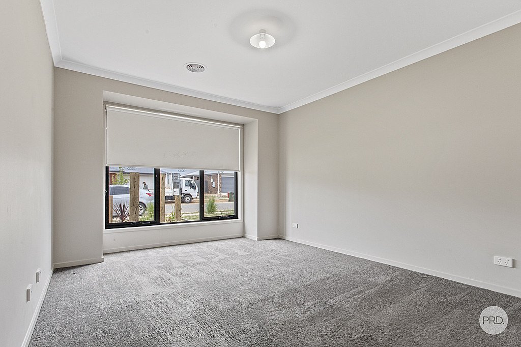 24 Bonnington Street JACKASS FLAT 7