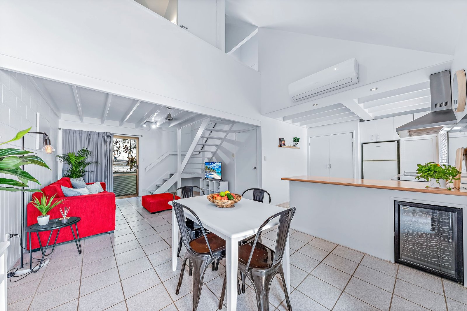 2/4 Border Drive CANNONVALE 1