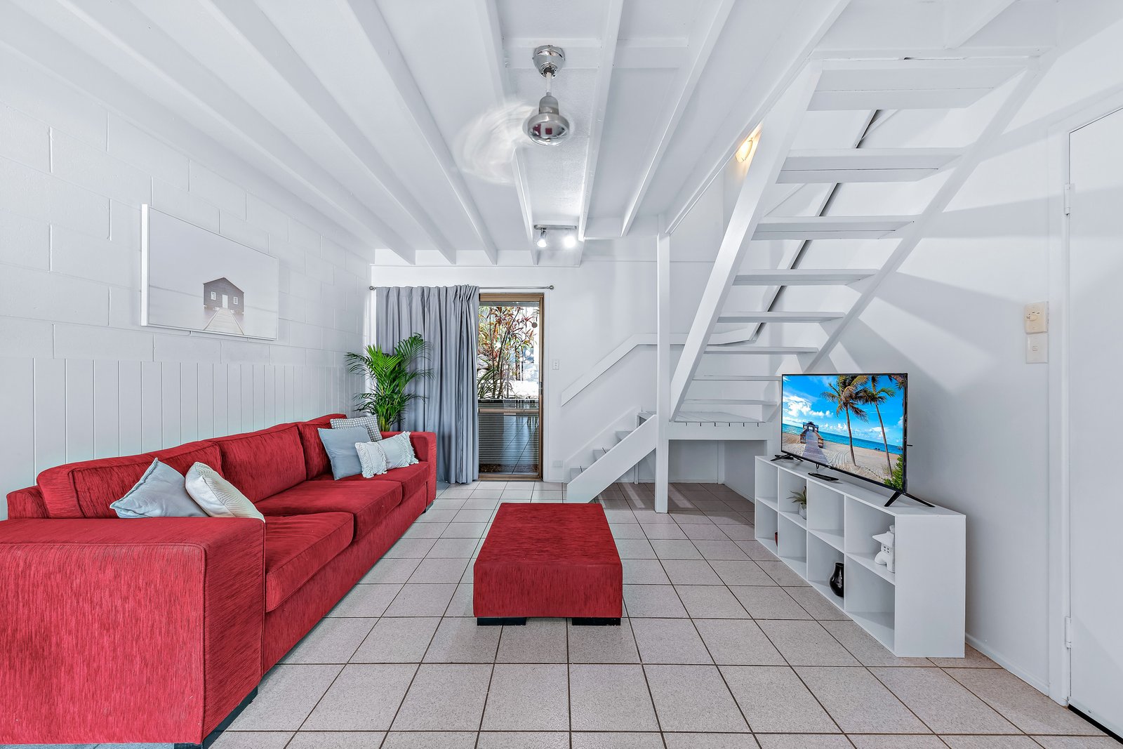 2/4 Border Drive CANNONVALE 6