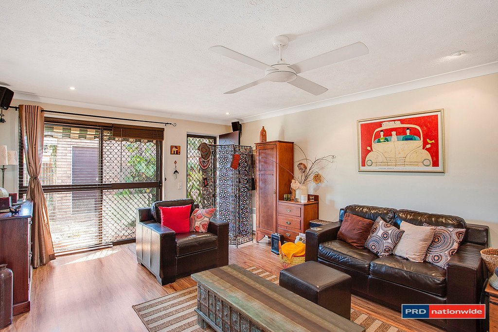 2/4 Bottlewood Court BURLEIGH WATERS 5