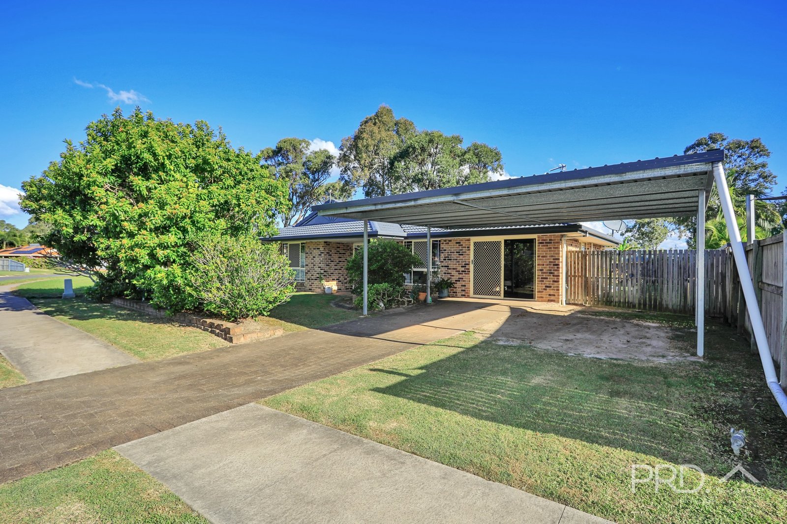 24 Bowerbird Avenue ELI WATERS 27