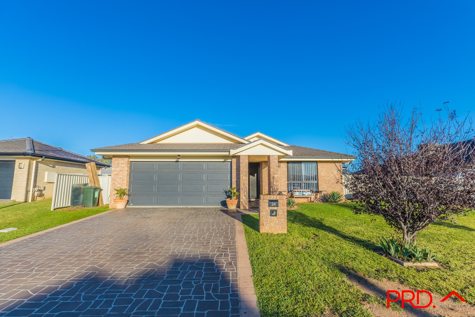 24 Bowman Drive TAMWORTH 1