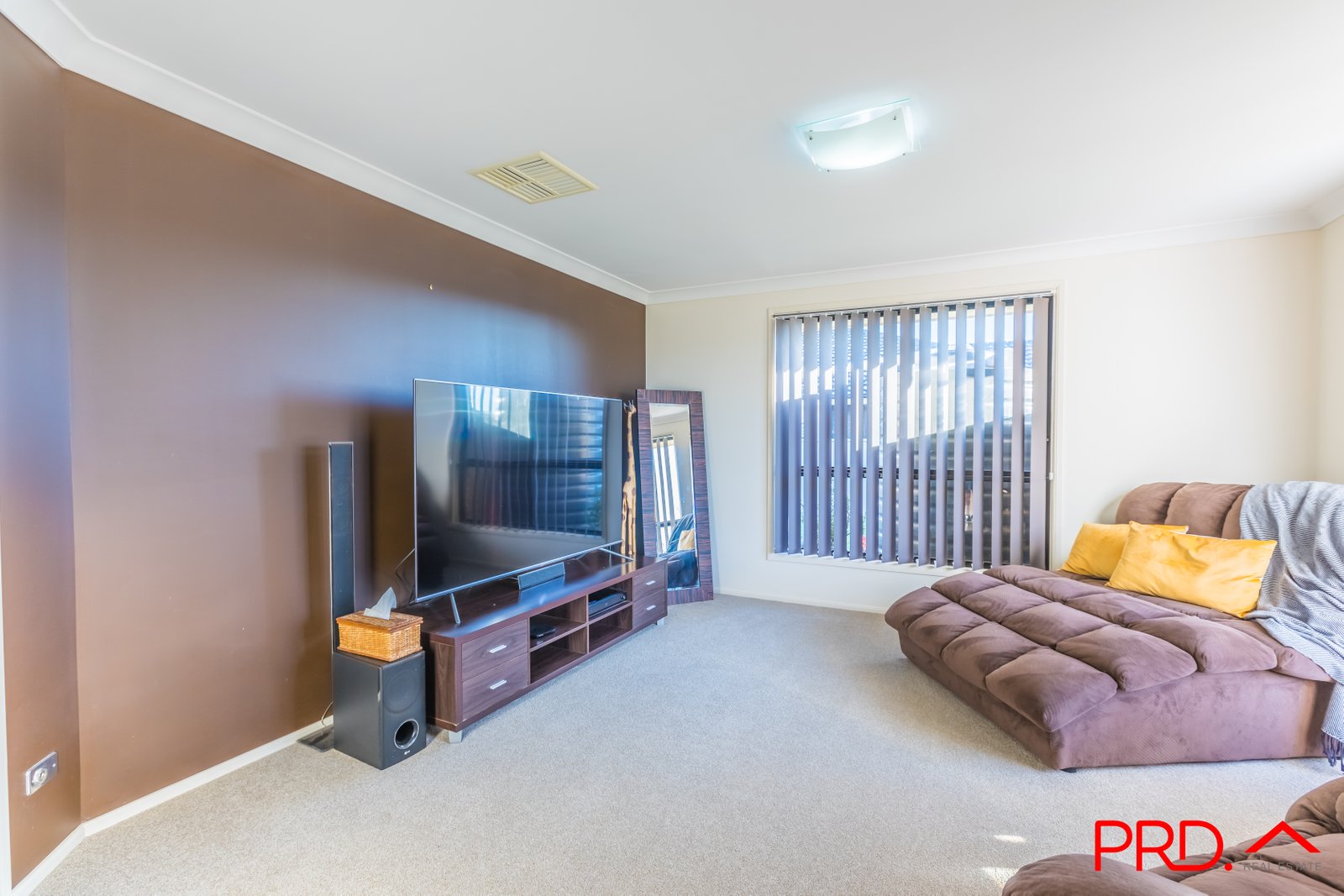 24 Bowman Drive TAMWORTH 2