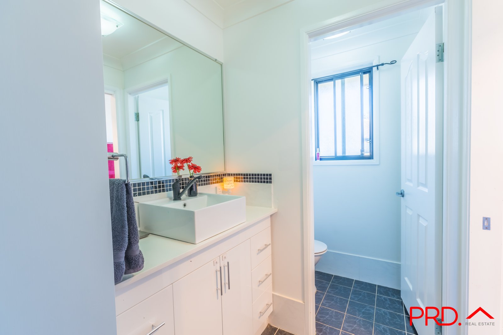 24 Bowman Drive TAMWORTH 7