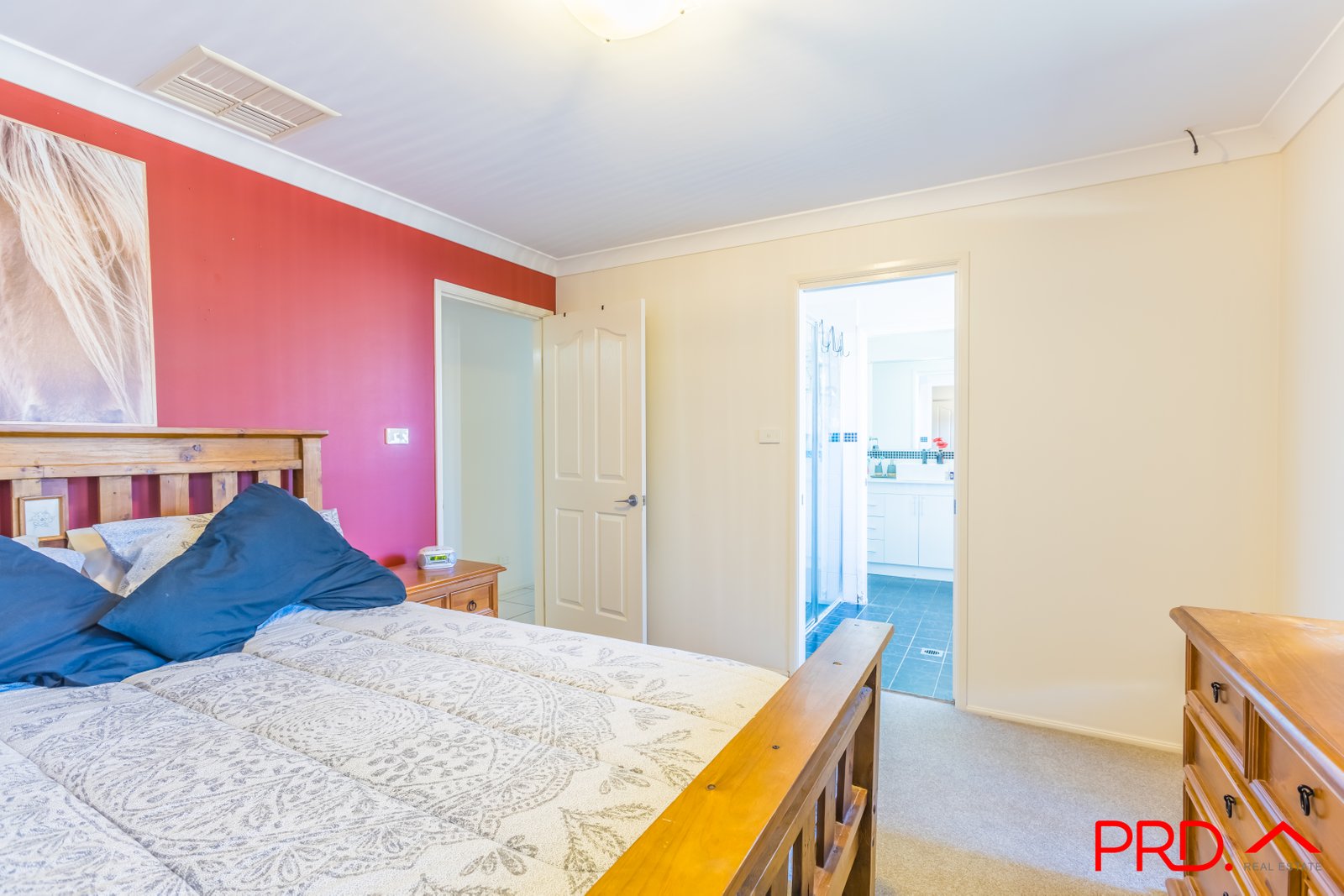 24 Bowman Drive TAMWORTH 10