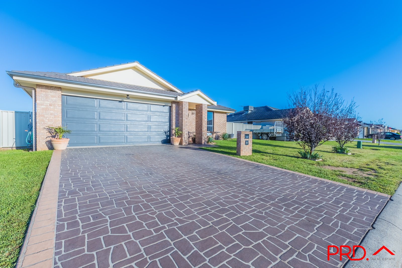 24 Bowman Drive TAMWORTH 19