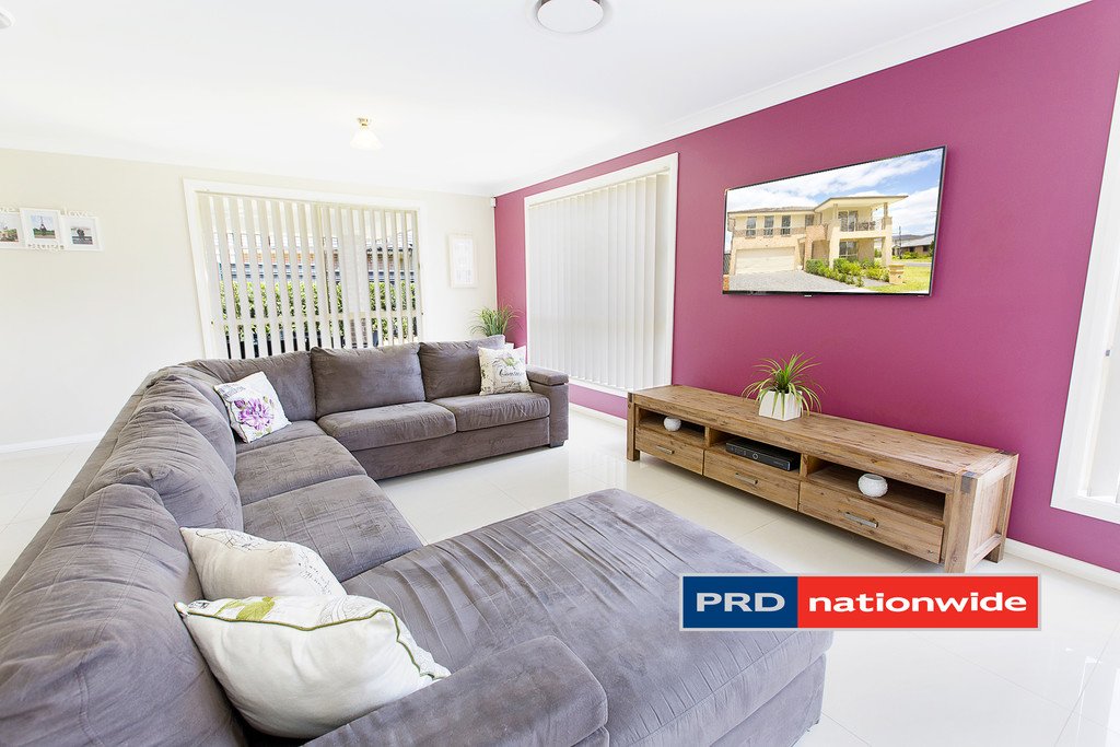 24 Bradley Street ROPES CROSSING 8