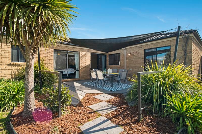 24 Brentwood Boulevard STRATHFIELDSAYE 13