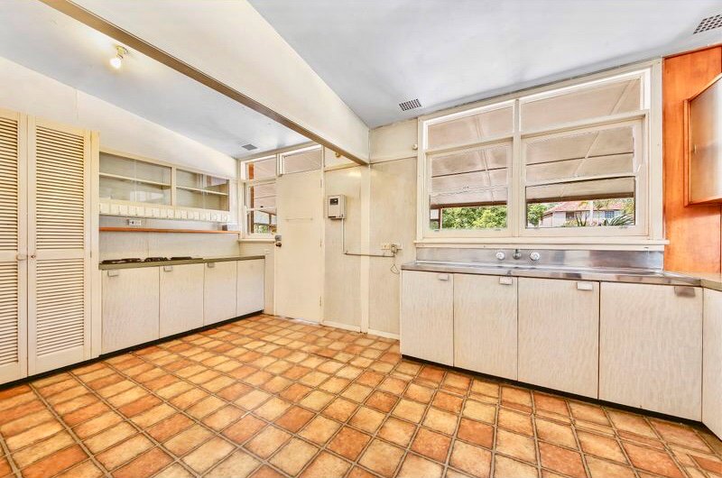 24 Broe Avenue EAST HILLS 4