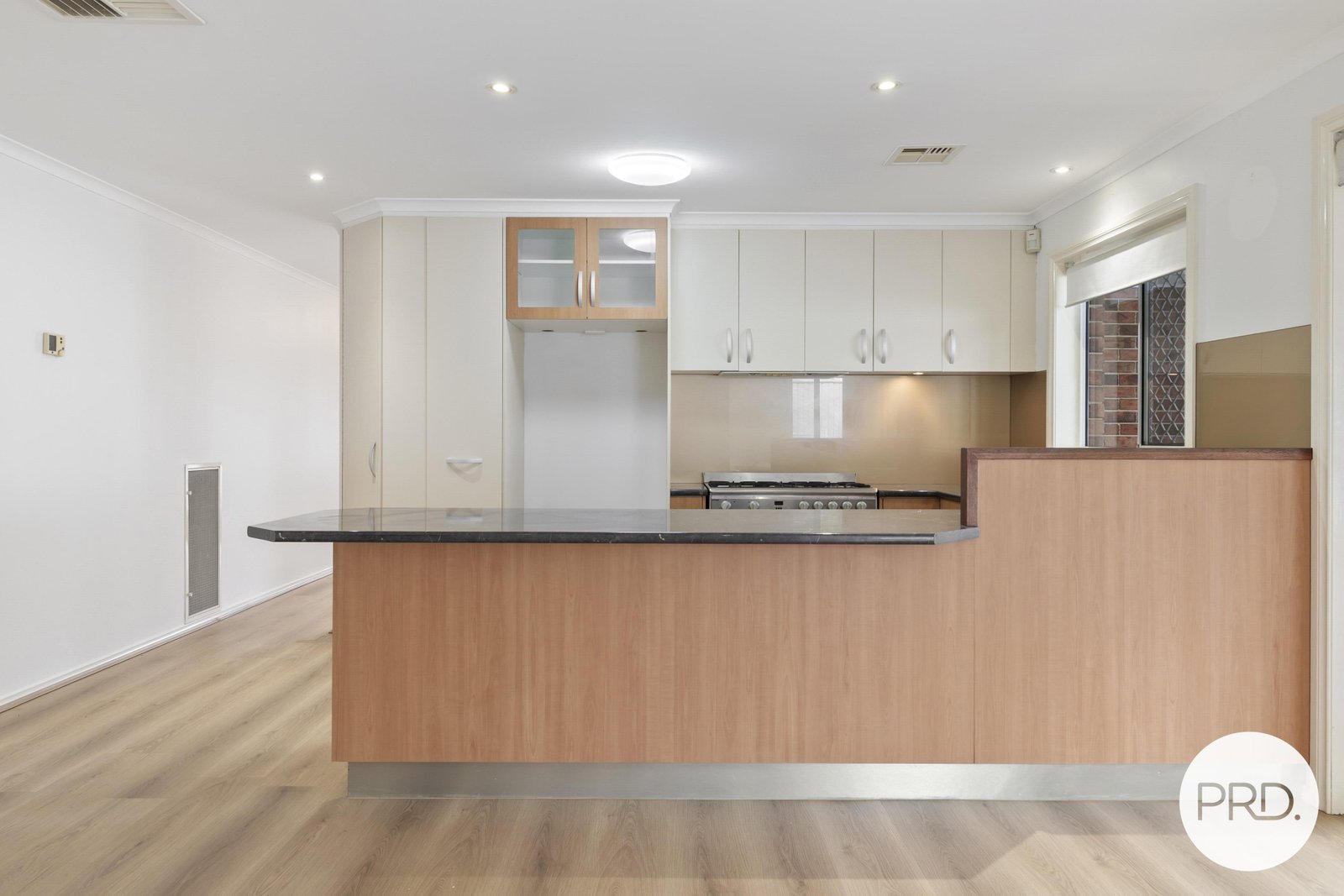 24 Buckmaster Crescent DUNLOP 3