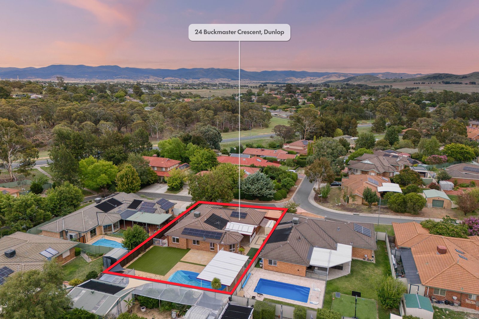 24 Buckmaster Crescent DUNLOP 21