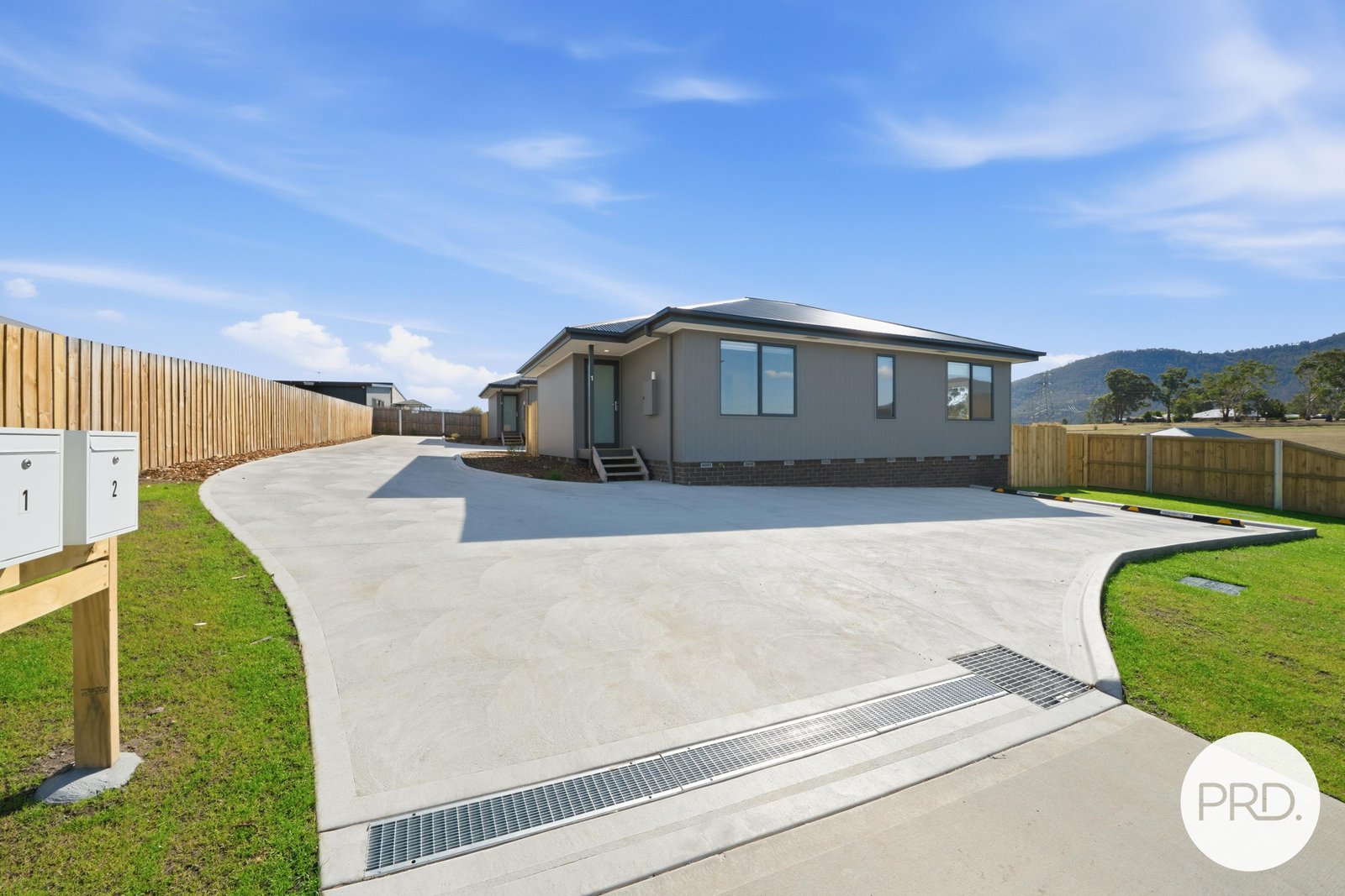 2/4 Buddon Road NEW NORFOLK 1