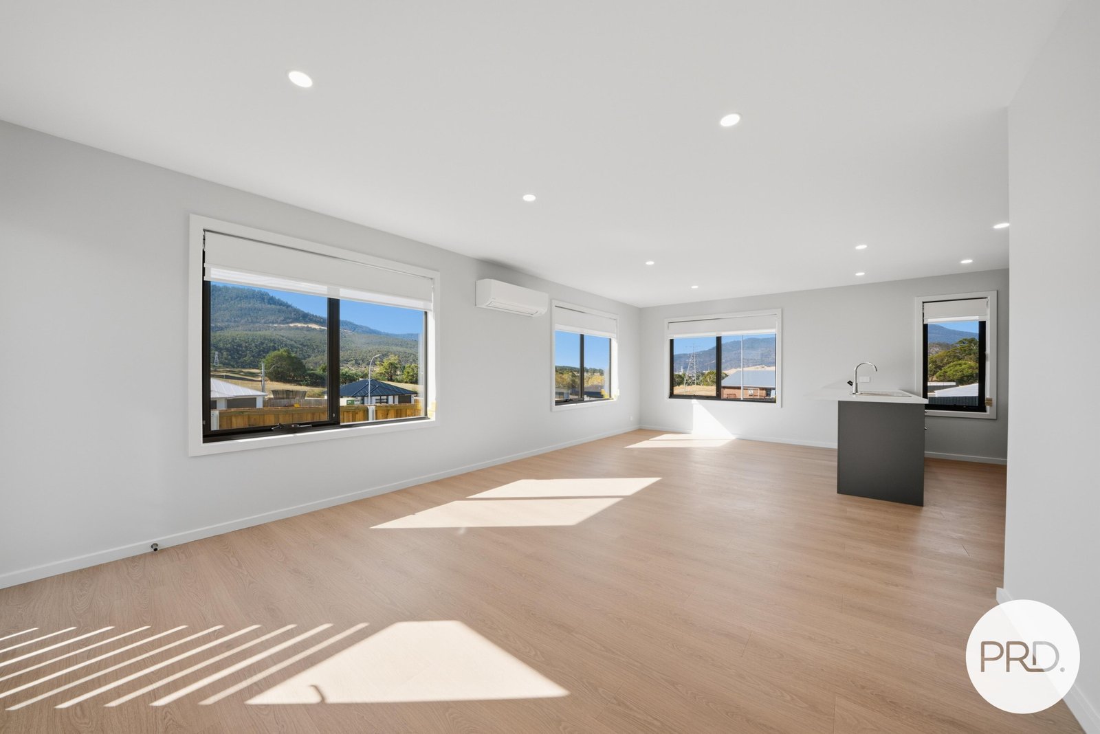 2/4 Buddon Road NEW NORFOLK 7