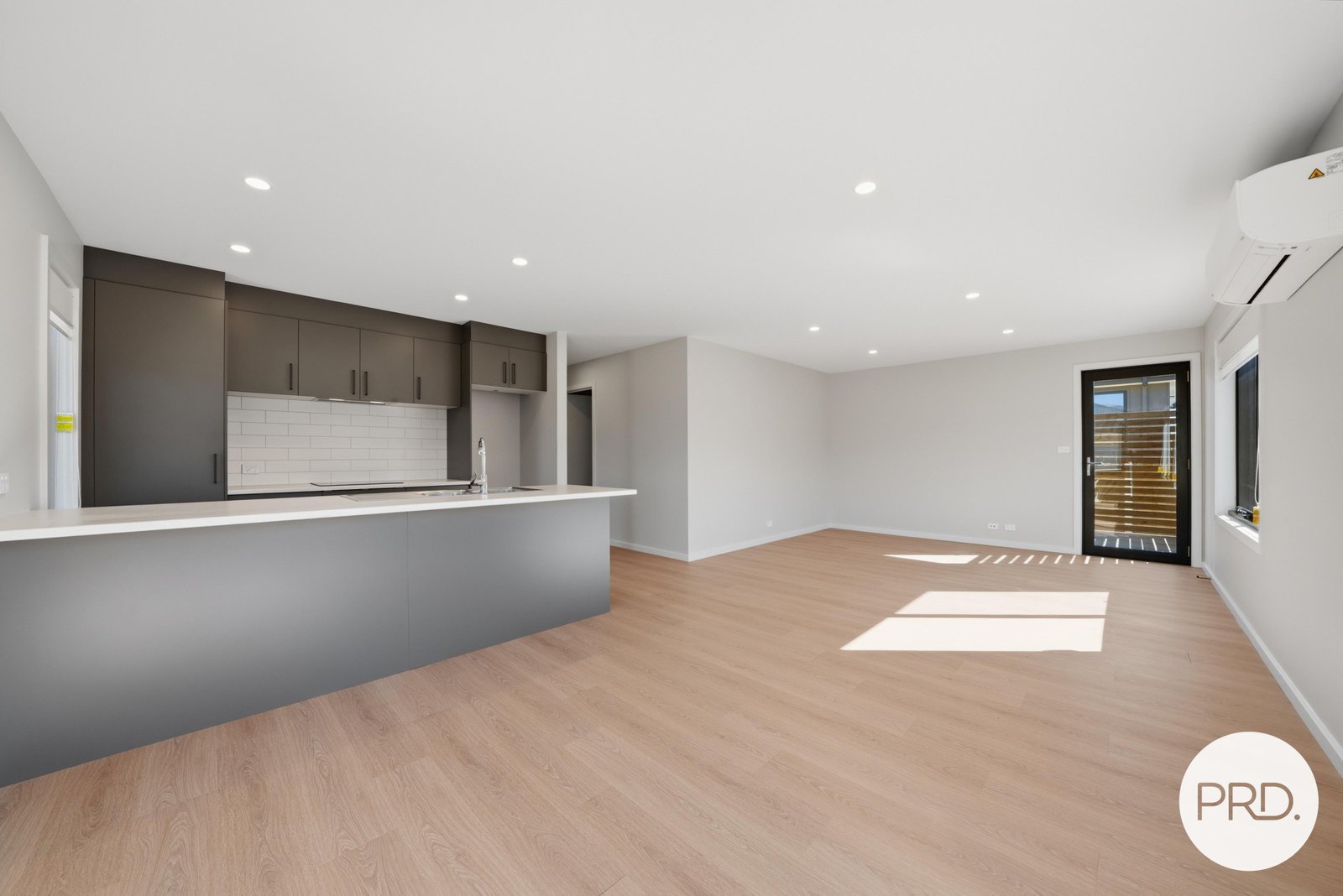 2/4 Buddon Road NEW NORFOLK 10