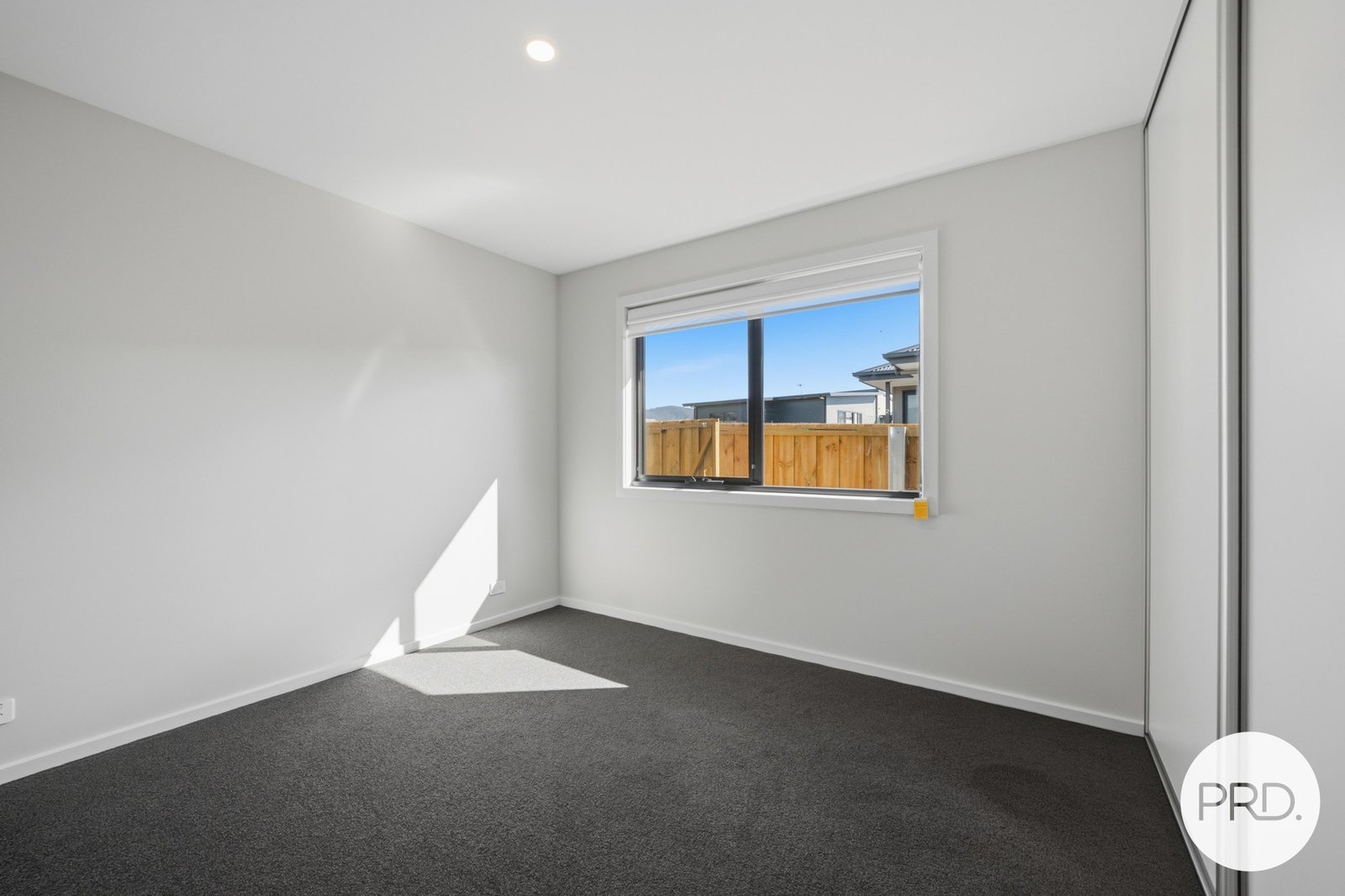 2/4 Buddon Road NEW NORFOLK 16