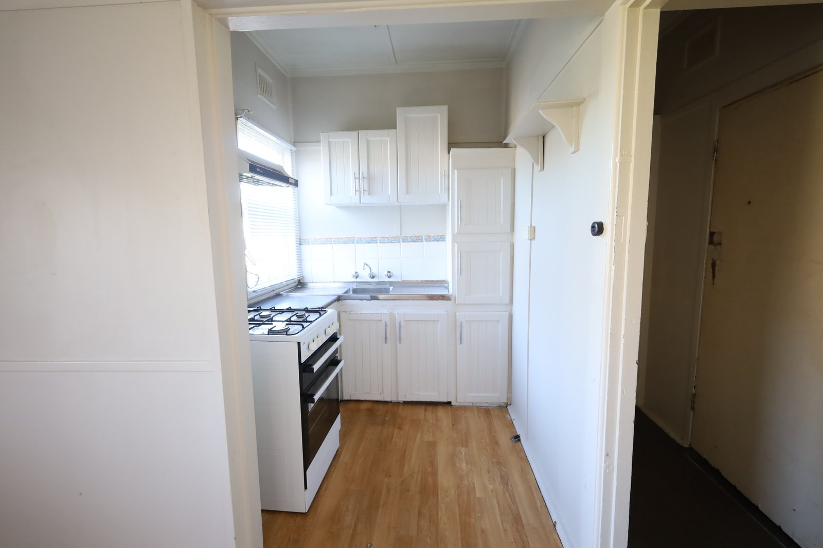 24 Buna Street ORANGE 2
