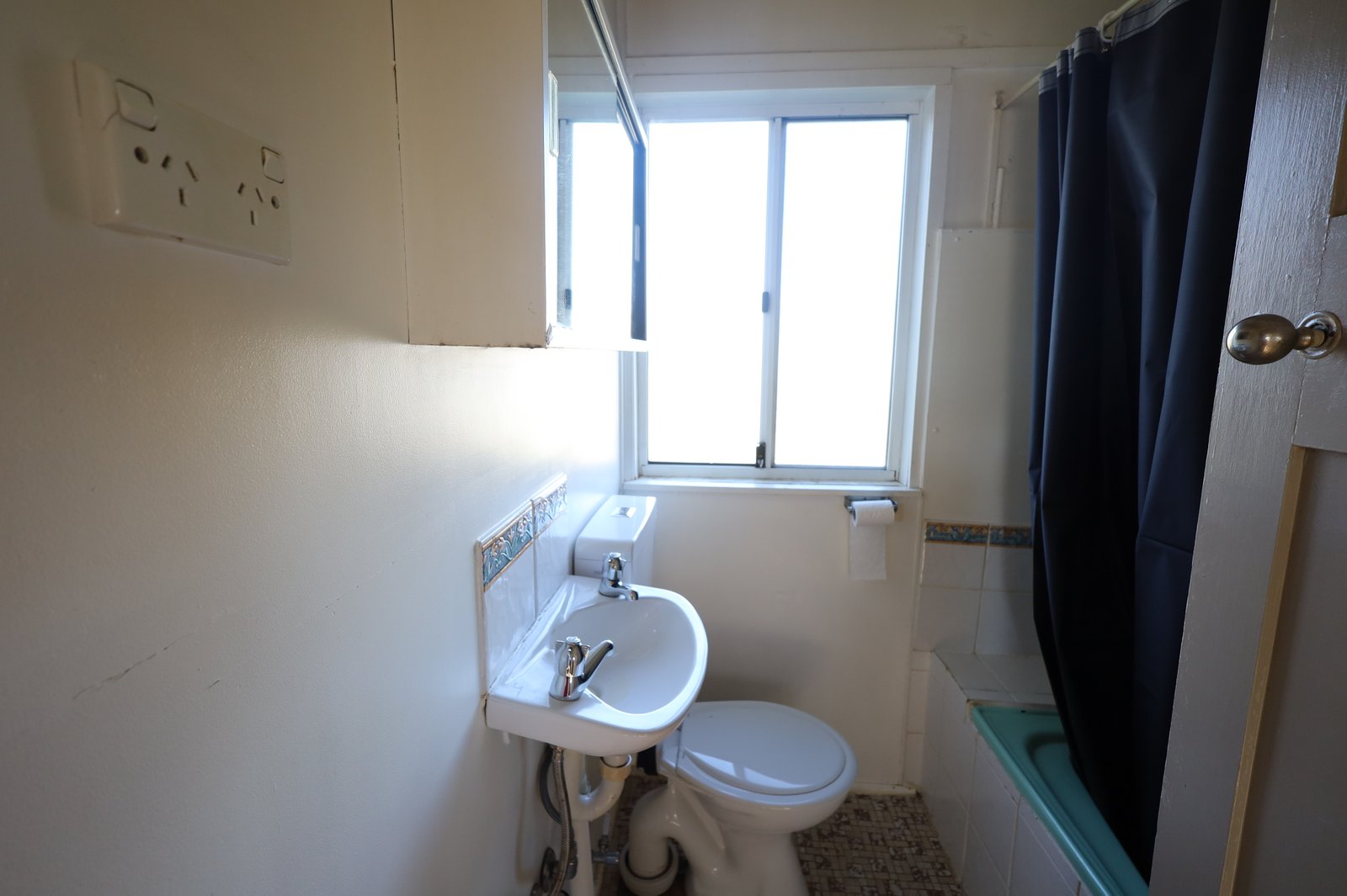 24 Buna Street ORANGE 7