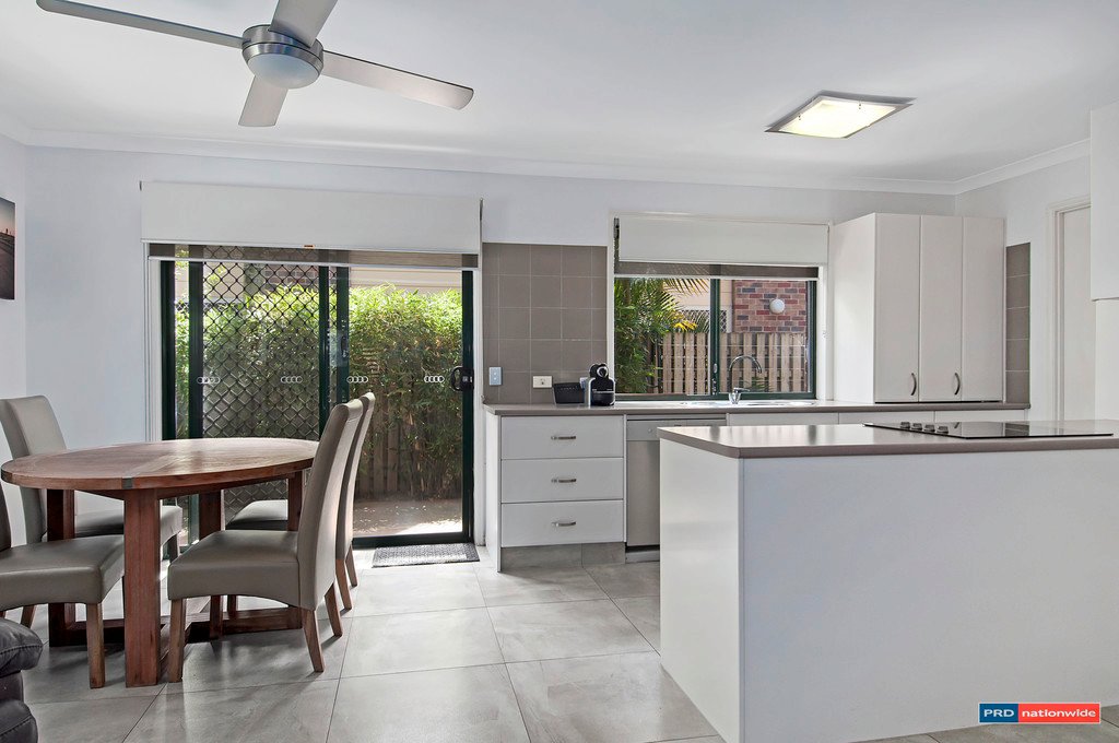 2/4 Burleigh Glen Court BURLEIGH HEADS 2