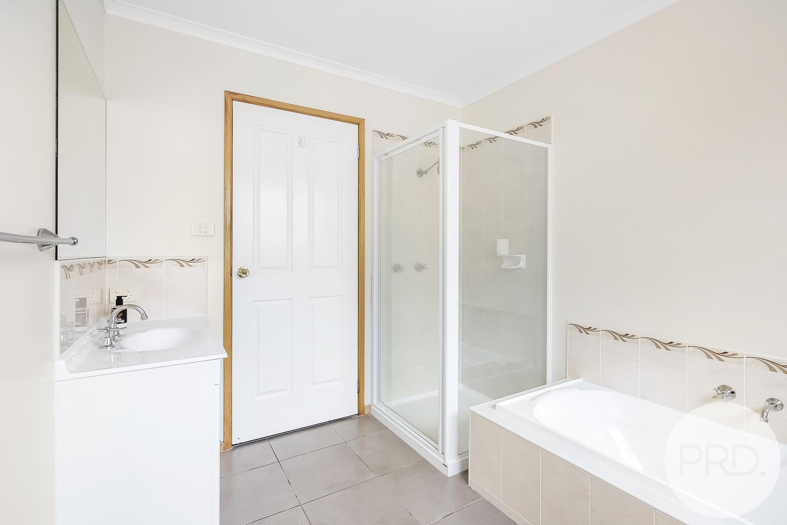 2/4 Burnett Street SORELL 16