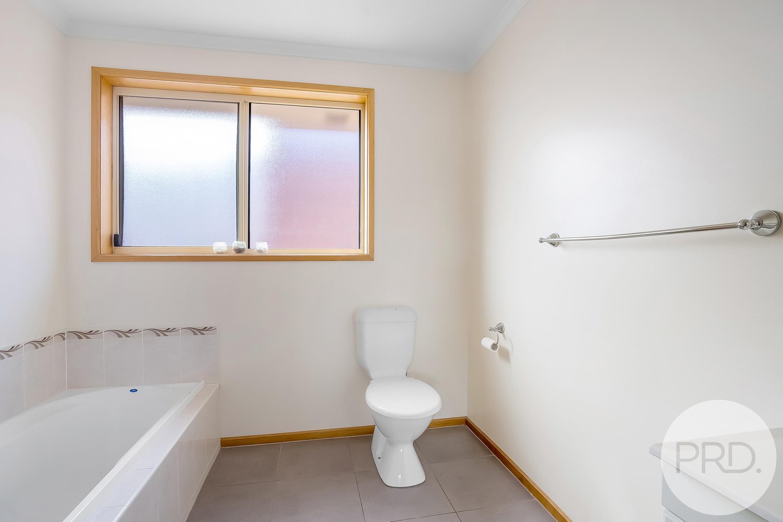 2/4 Burnett Street SORELL 17