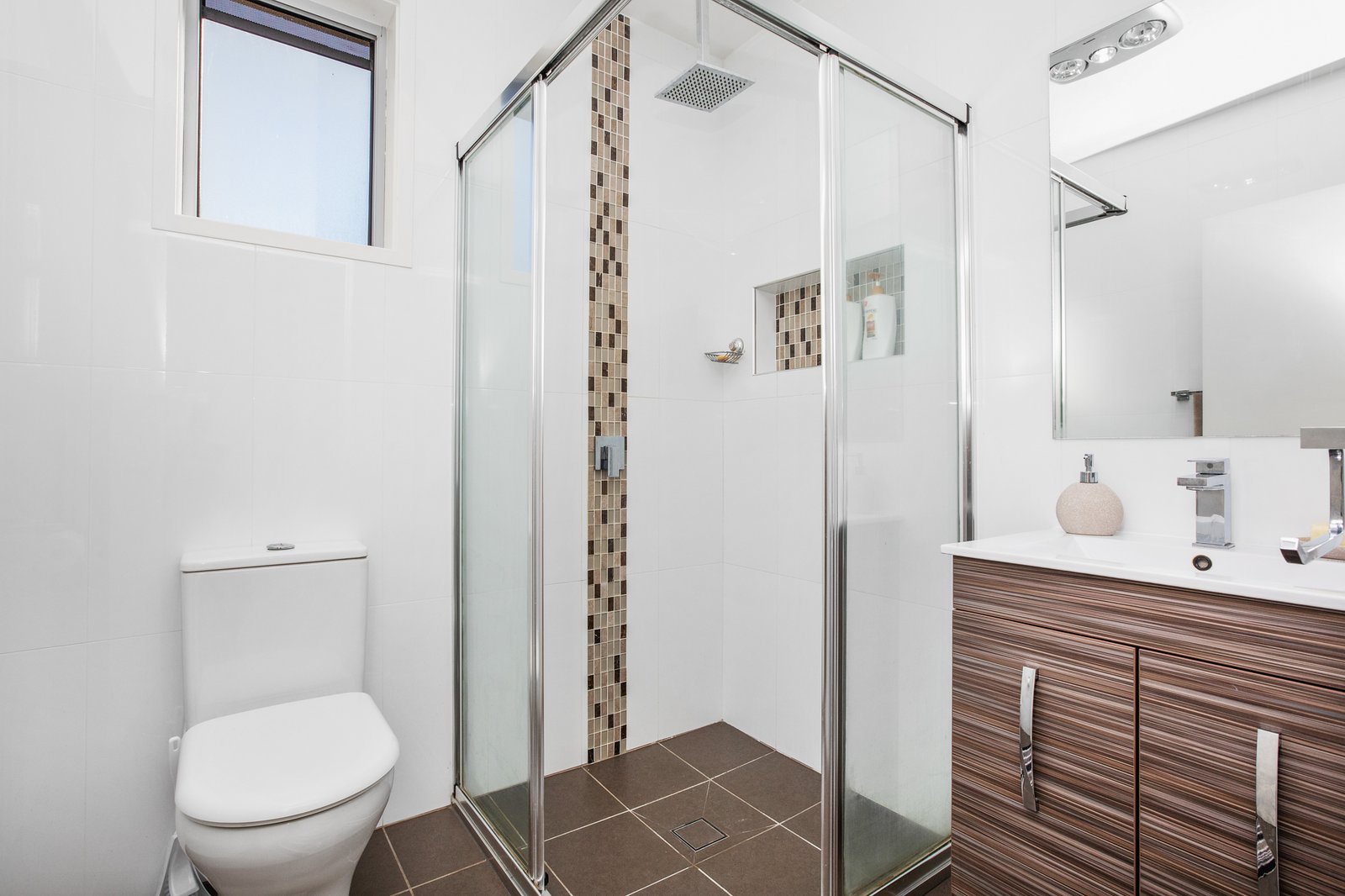 24 Byng Street TENAMBIT 16