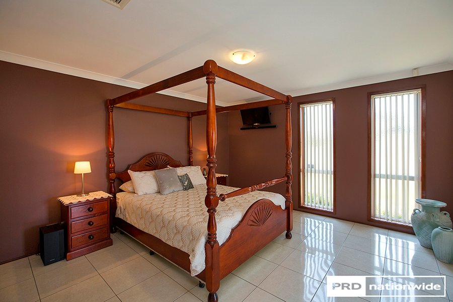 24 Caloola Street TAMWORTH 6