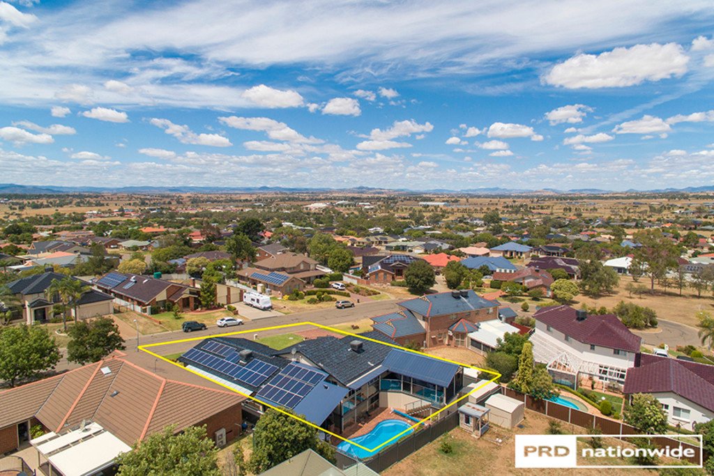 24 Caloola Street TAMWORTH 23