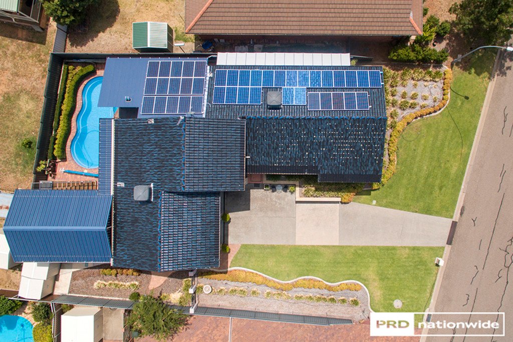 24 Caloola Street TAMWORTH 24