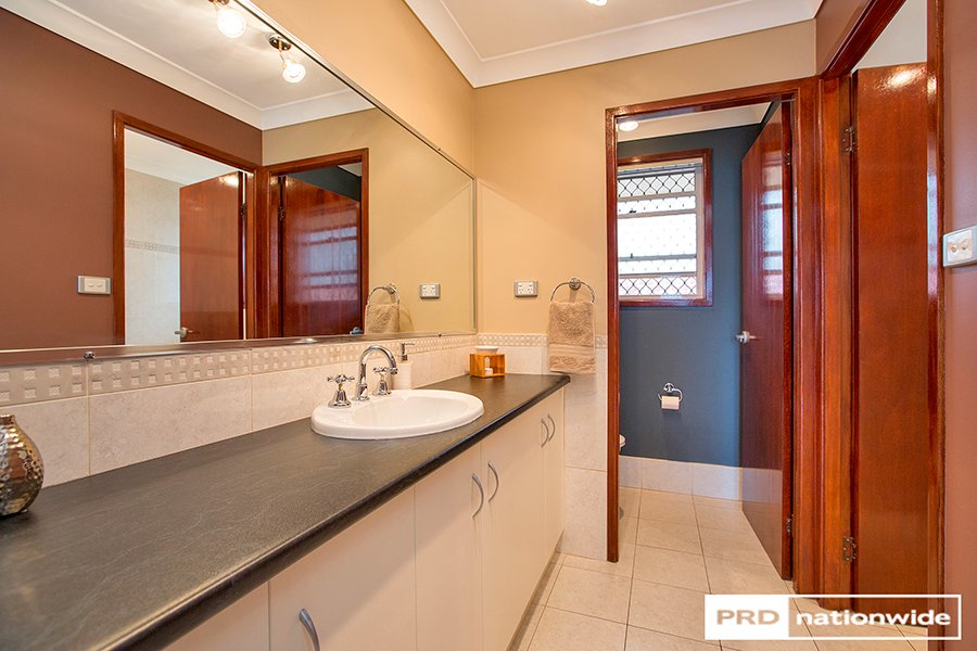 24 Caloola Street TAMWORTH 11