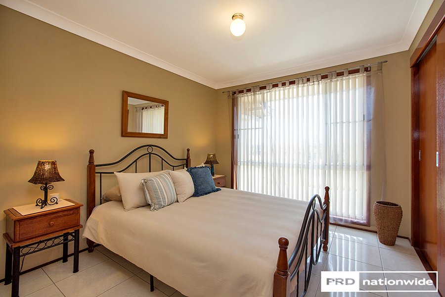 24 Caloola Street TAMWORTH 12