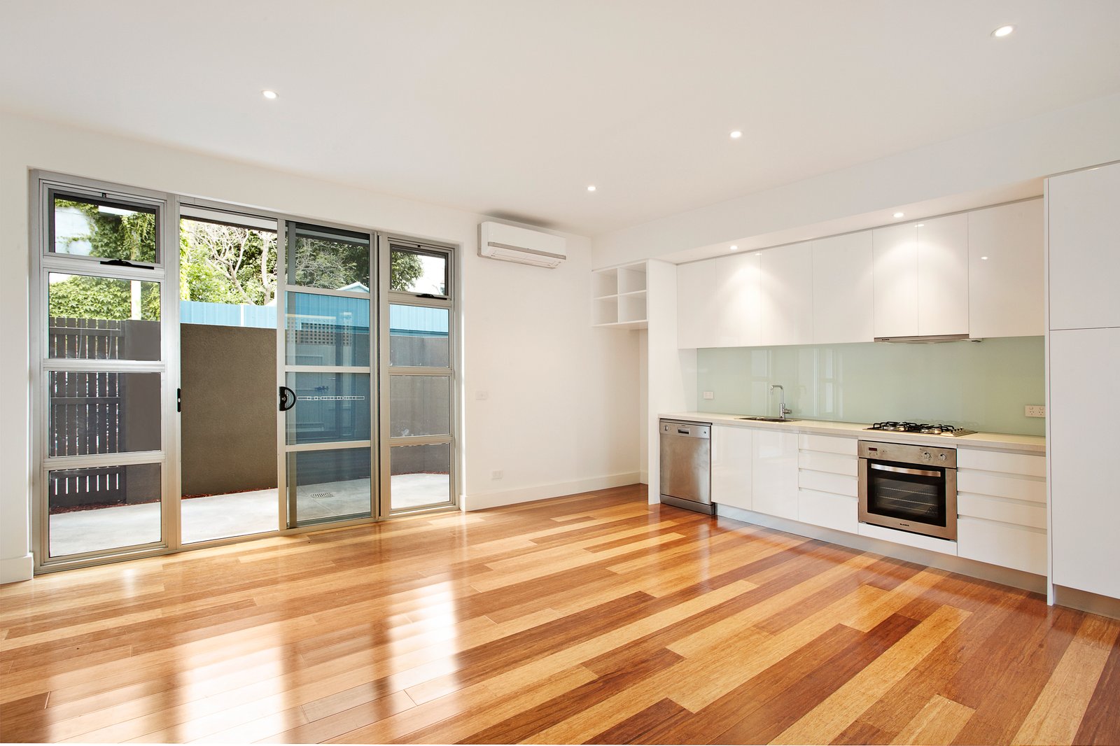 Gallery: 2/4 Camden Street