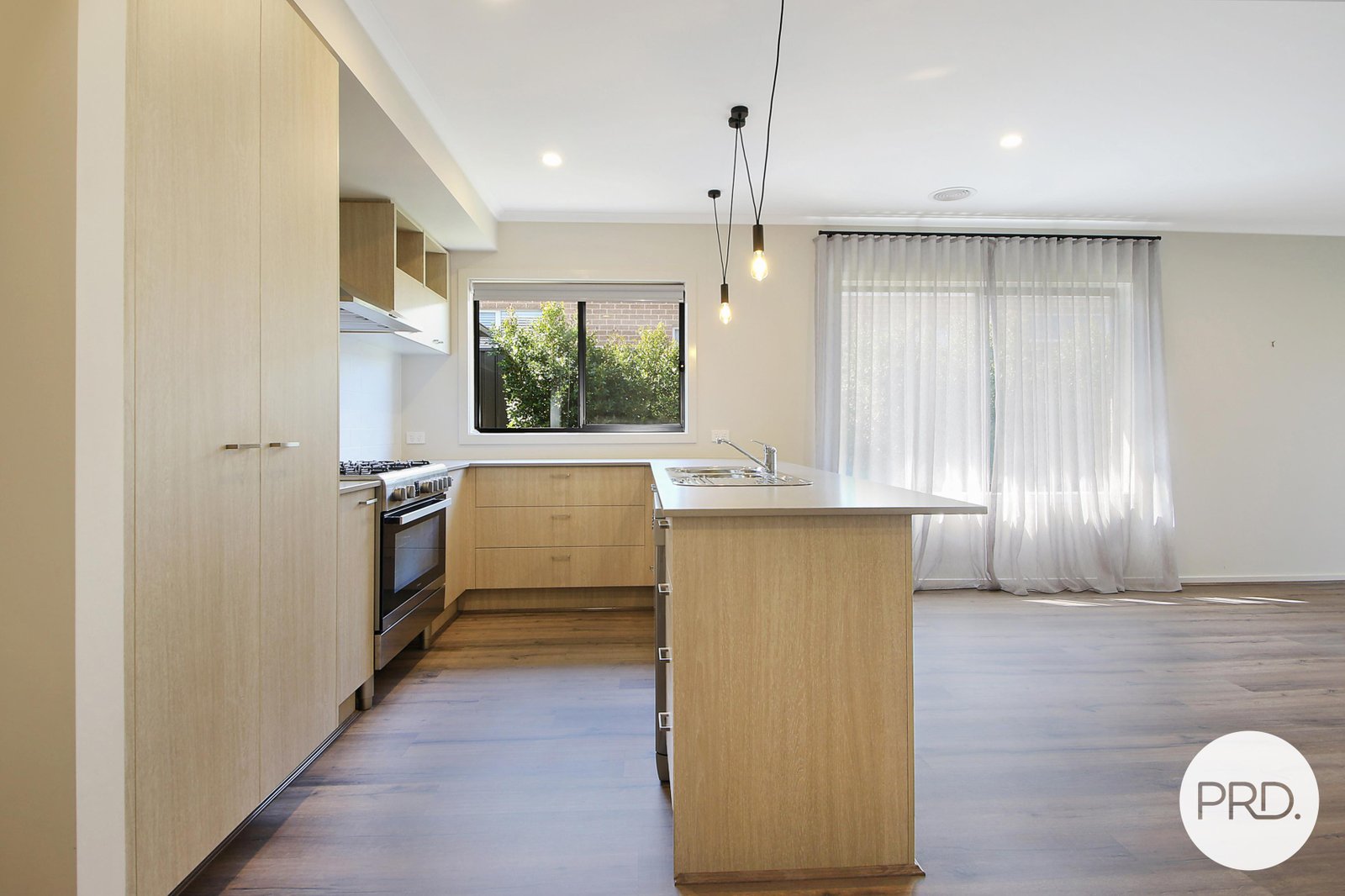 24 Canon Street LENEVA 5