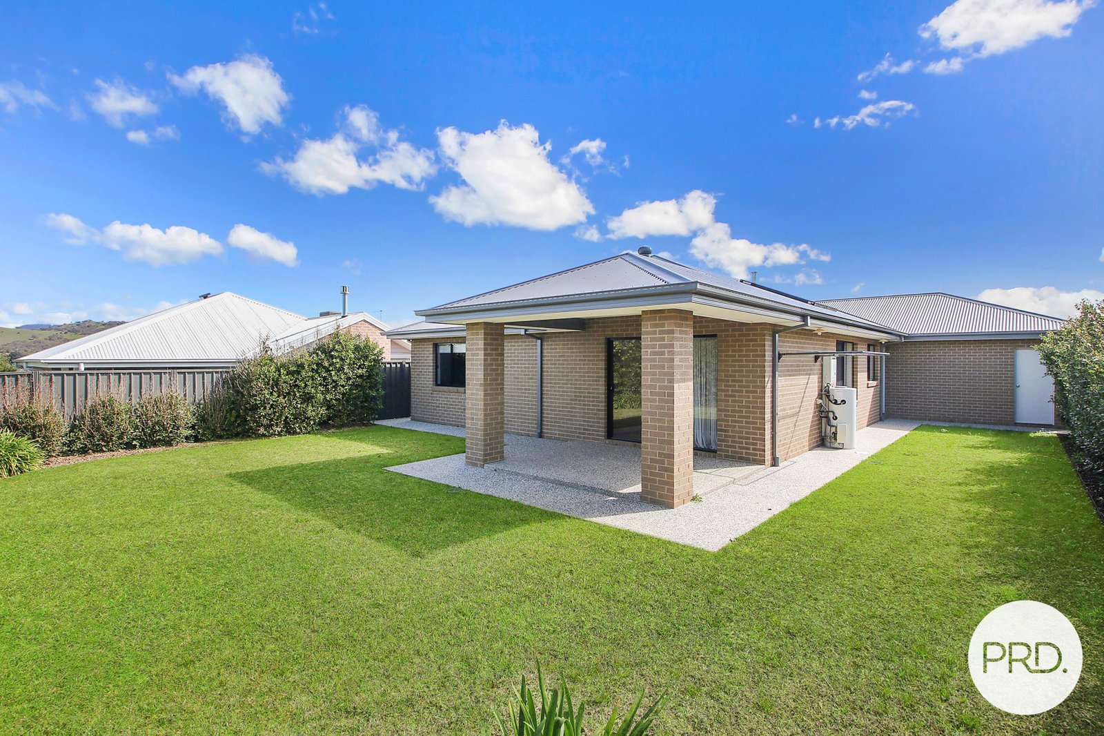 24 Canon Street LENEVA 9