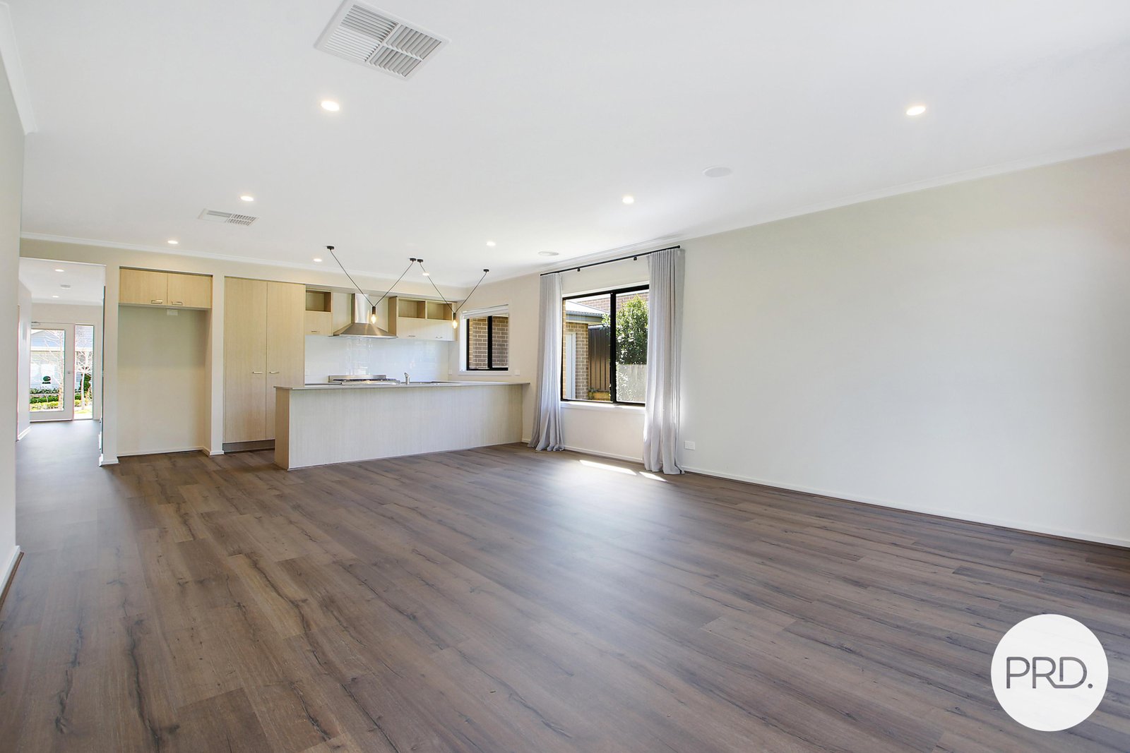 24 Canon Street LENEVA 3