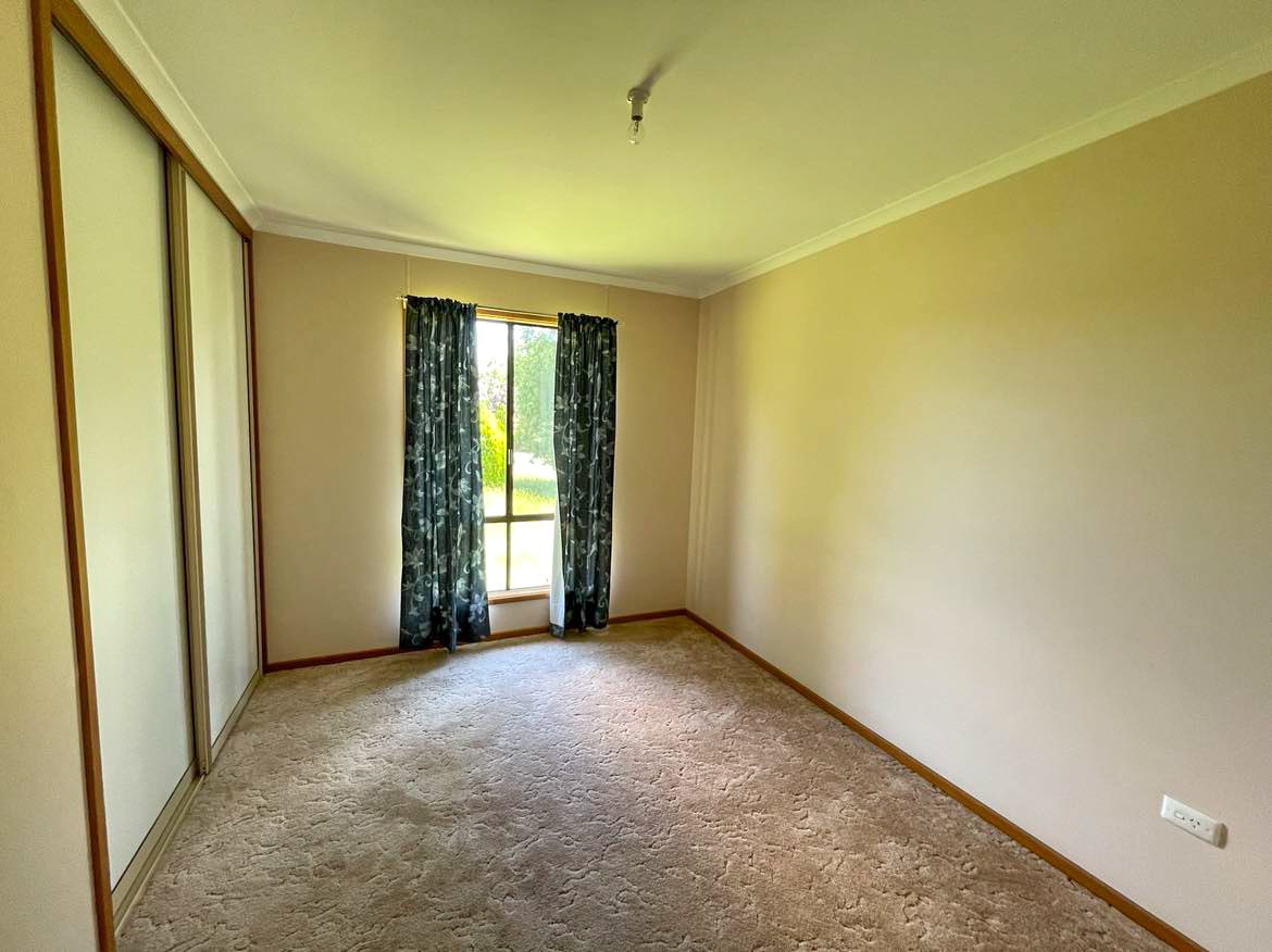 24 Carabost Street TUMBARUMBA 8