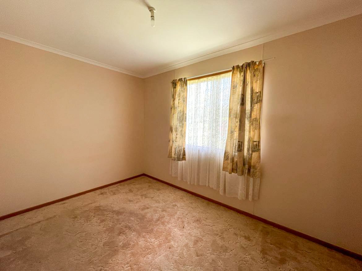 24 Carabost Street TUMBARUMBA 9