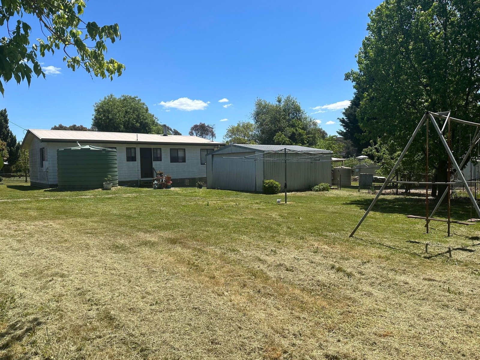 24 Carabost Street TUMBARUMBA 10