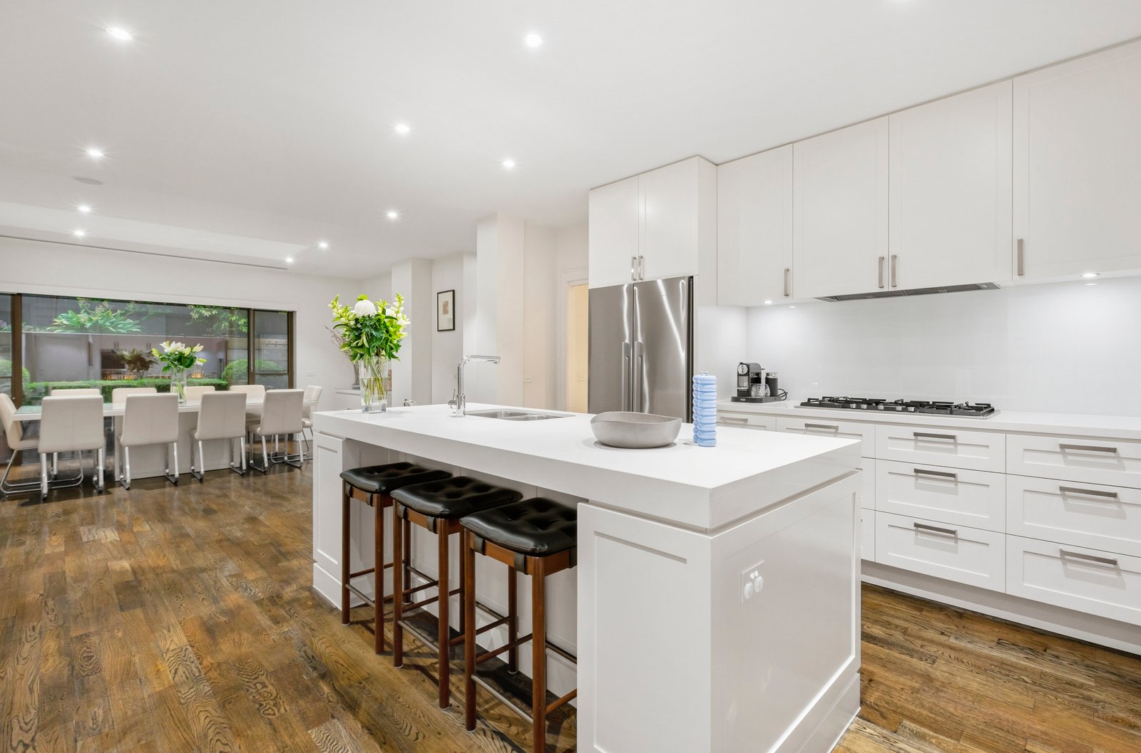 2/4 Carnarvon Road, Caulfield North, 3161