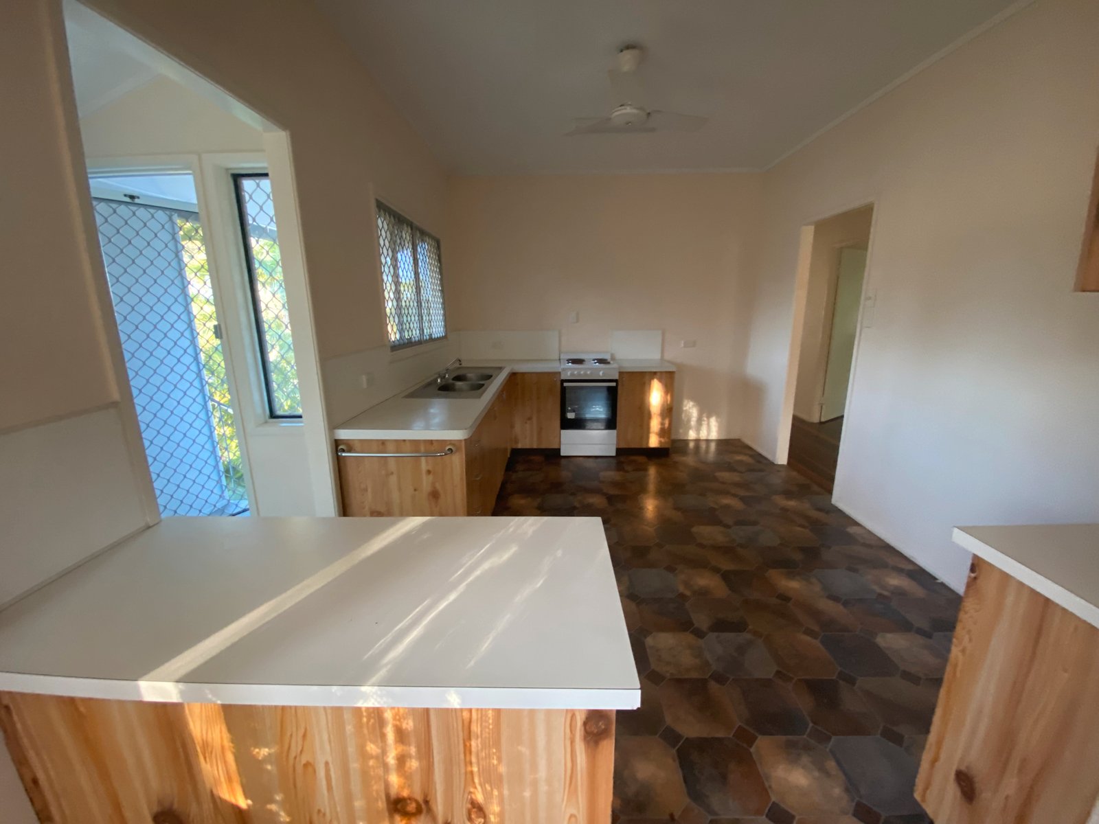 24 Centenary Drive BOYNE ISLAND 4