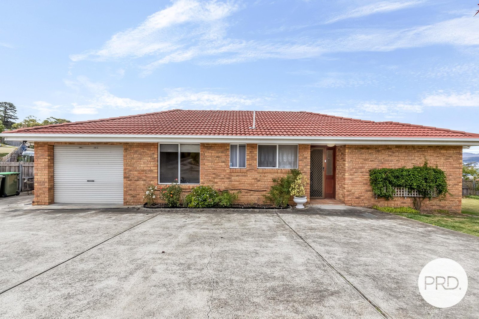 2/4 Chablis Court BERRIEDALE 4