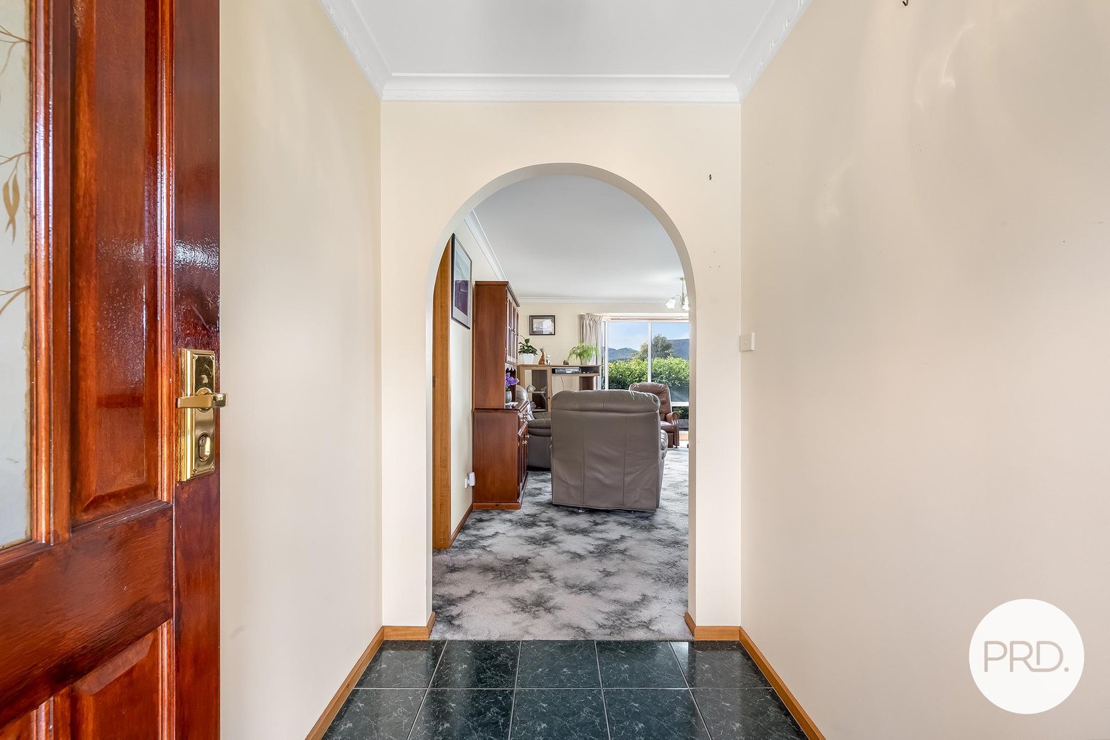 2/4 Chablis Court BERRIEDALE 5