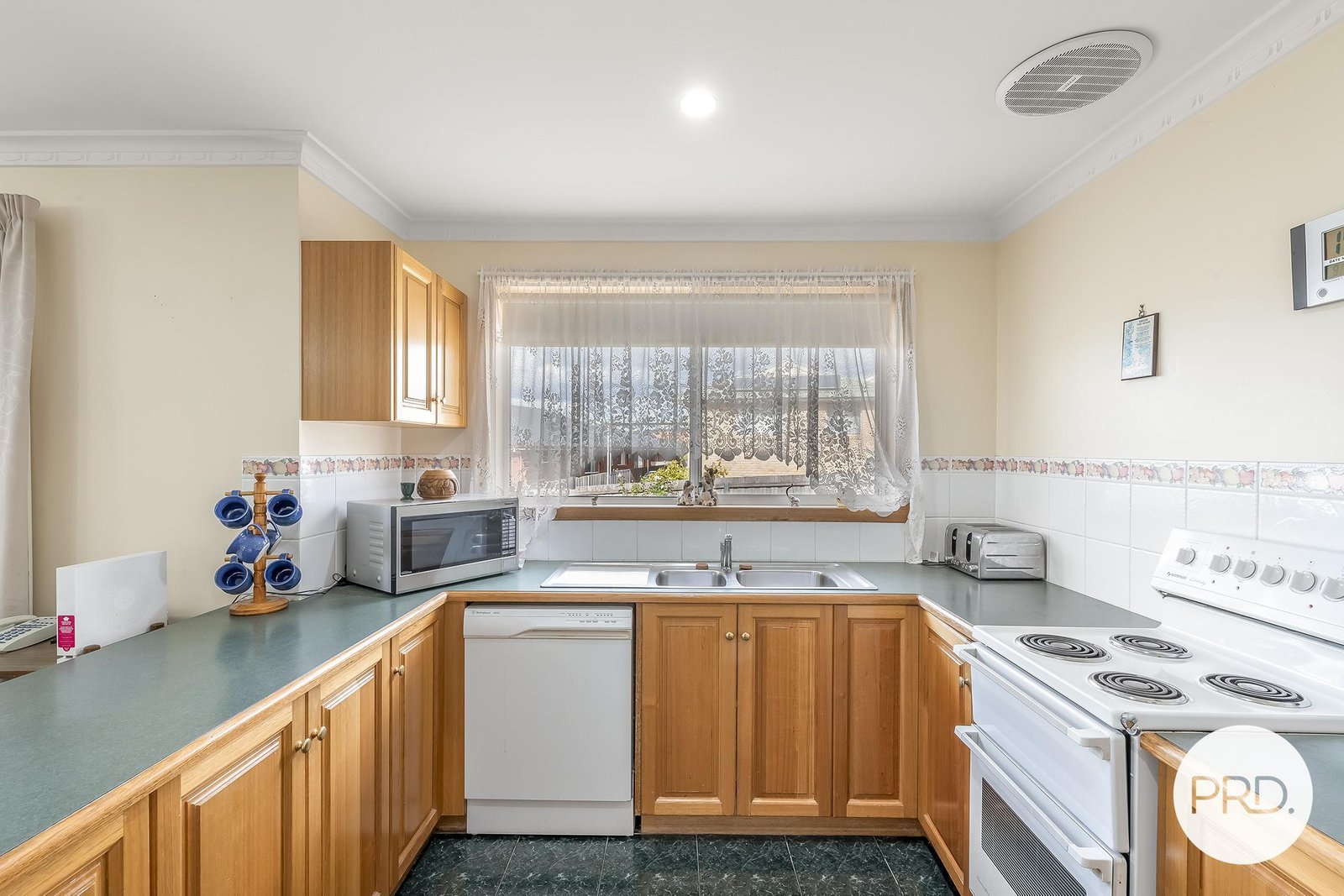 2/4 Chablis Court BERRIEDALE 13