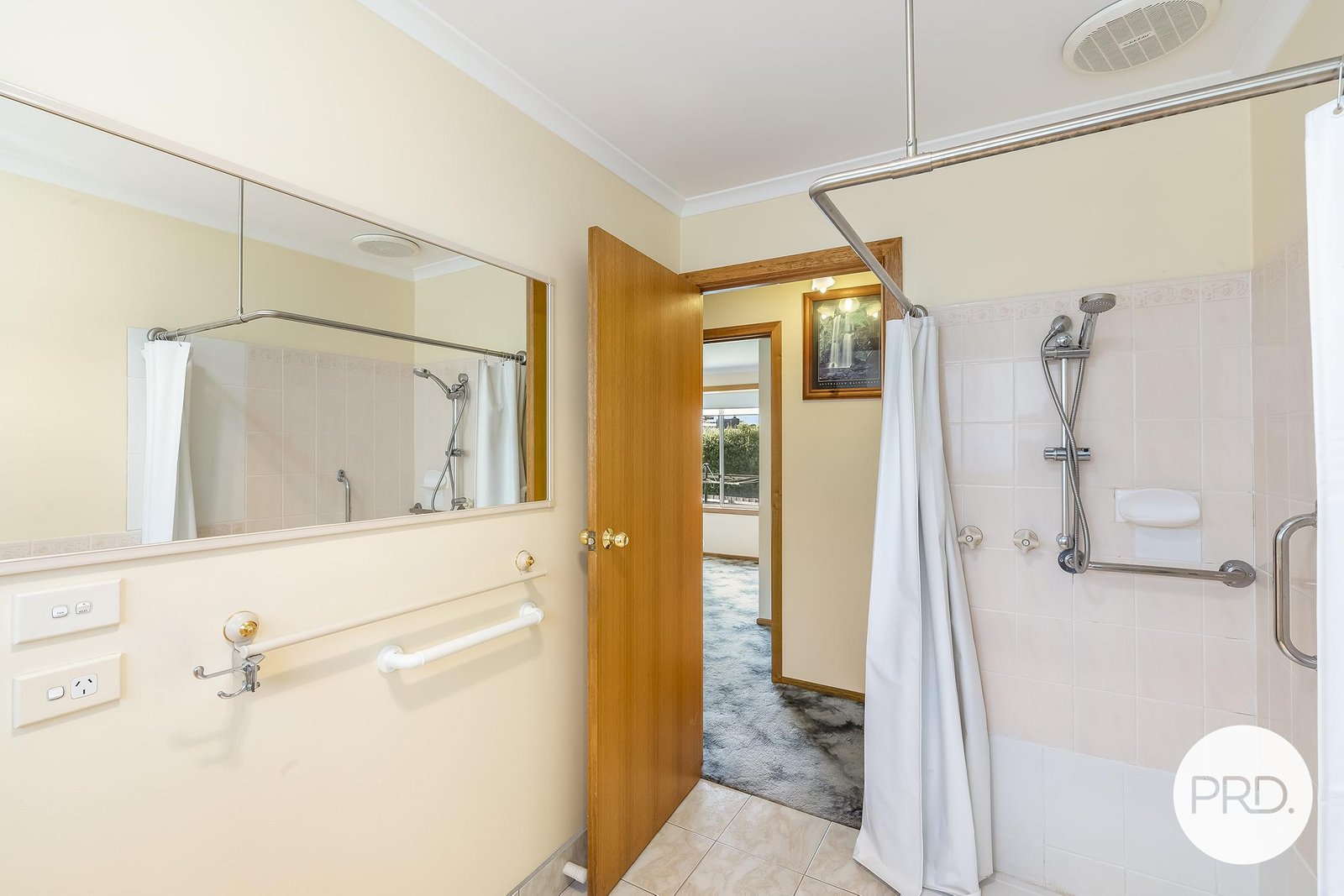 2/4 Chablis Court BERRIEDALE 14