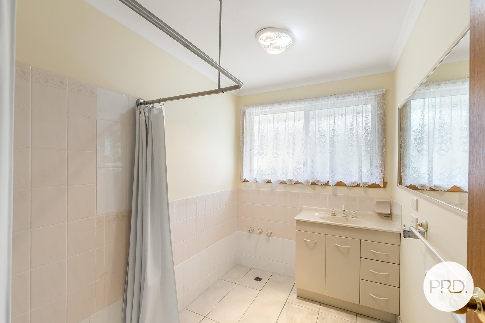 2/4 Chablis Court BERRIEDALE 19