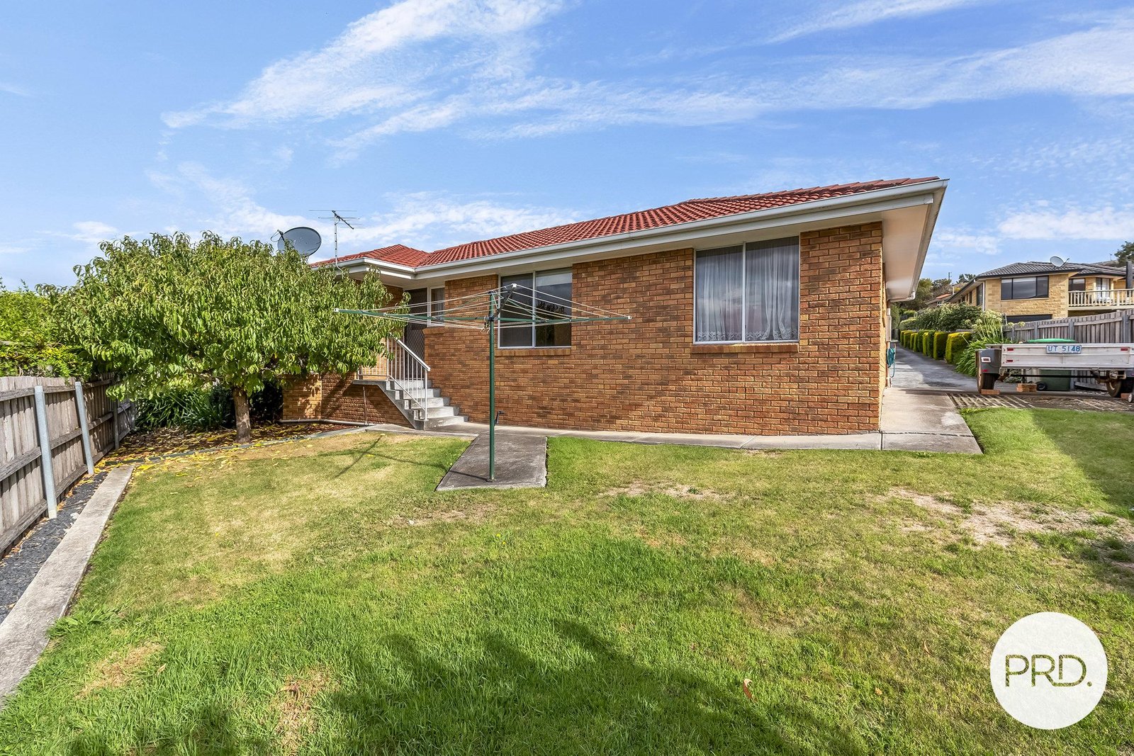 2/4 Chablis Court BERRIEDALE 23