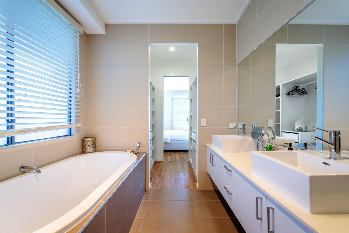 2/4 Christine Avenue Burleigh Heads 12